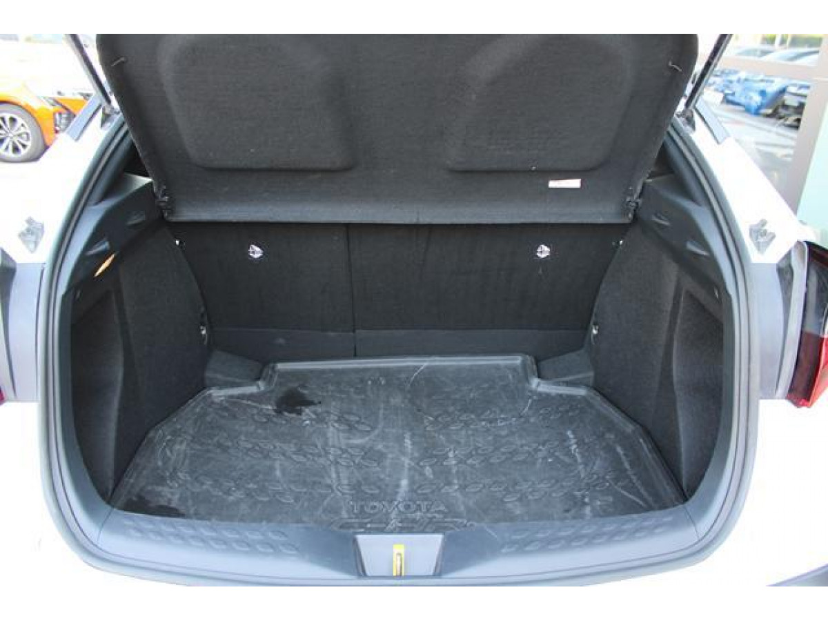 Toyota C-HR 1.8 HYBRID AUT 