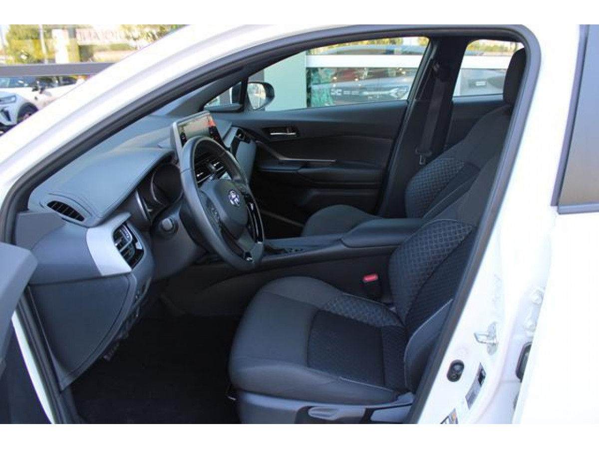 Toyota C-HR 1.8 HYBRID AUT 