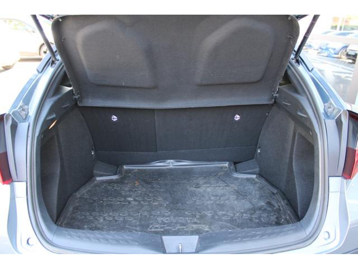 Toyota C-HR 1.8 HYBRID AUT 