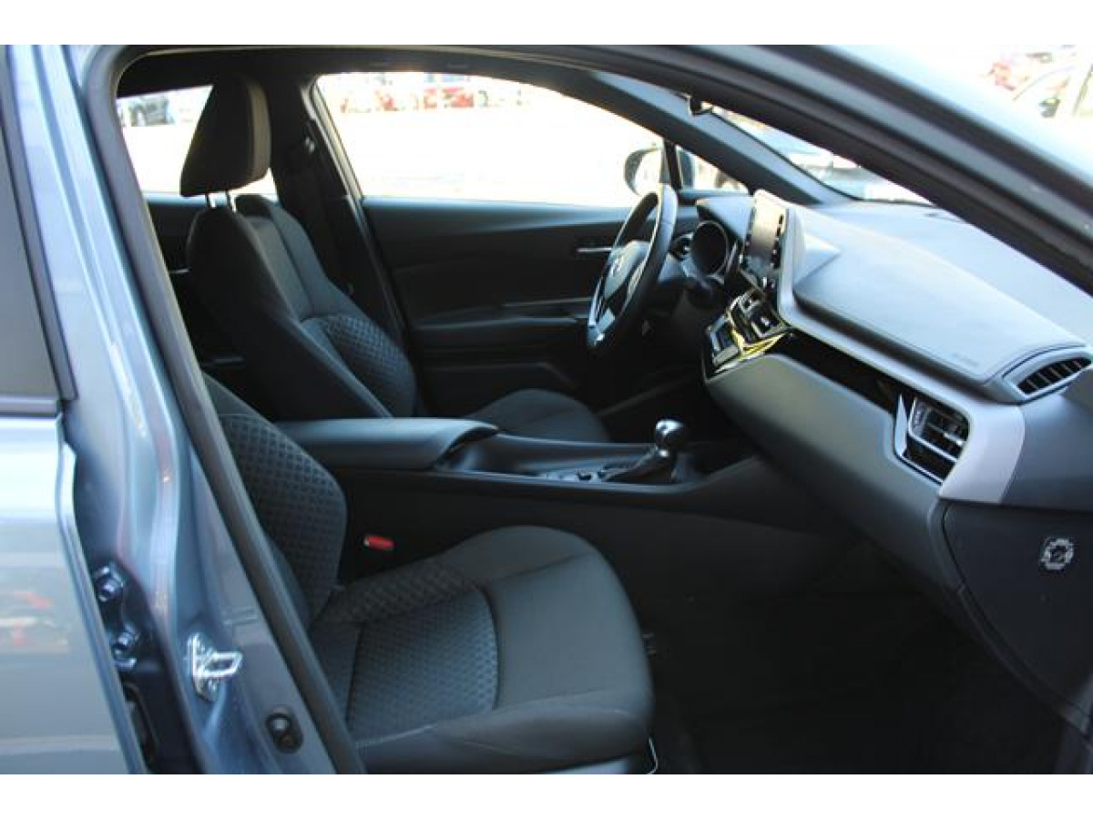 Toyota C-HR 1.8 HYBRID AUT 