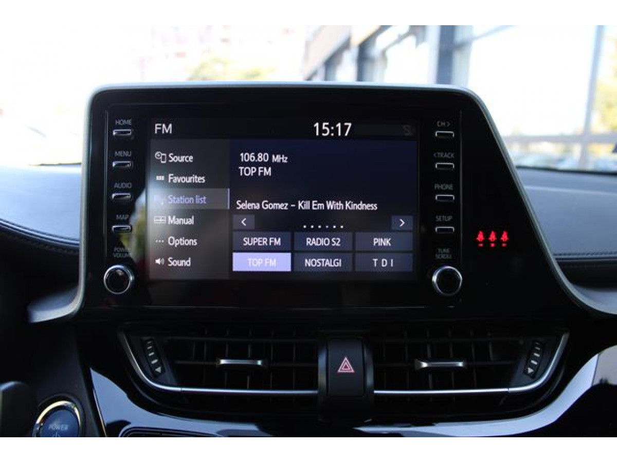 Toyota C-HR 1.8 HYBRID AUT 