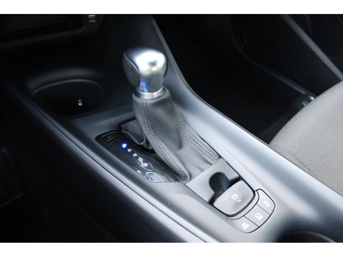 Toyota C-HR 1.8 HYBRID AUT 