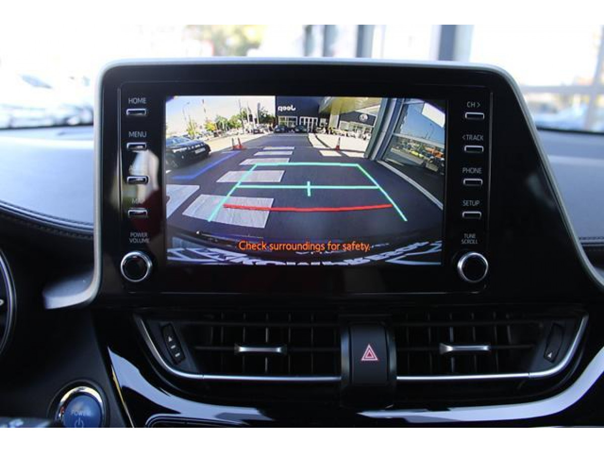 Toyota C-HR 1.8 HYBRID AUT 
