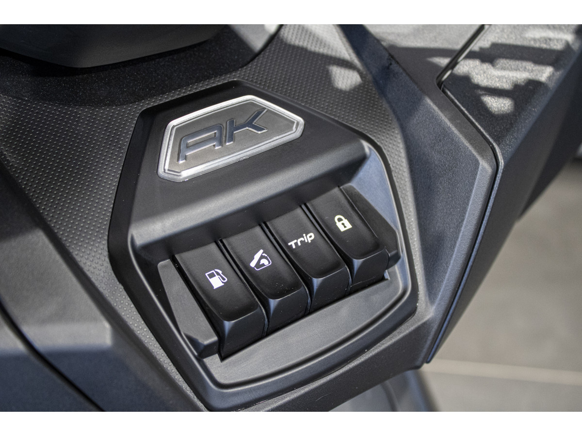 Kymco AK 575 PREMIUM 