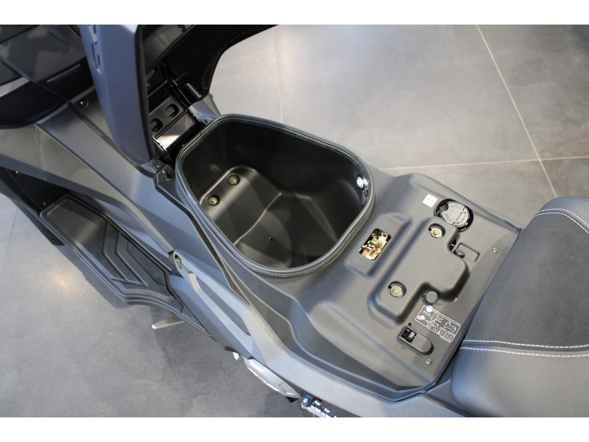 Kymco CV3 575 