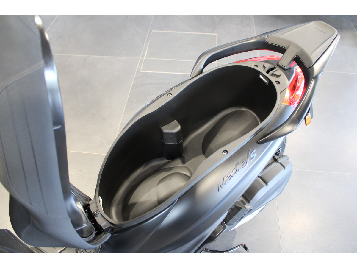 Piaggio Medley 200 Sport 