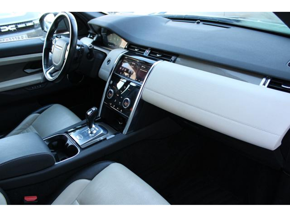 Land Rover Discovery Sport 2.0 R-DYNAMIC 4WD 