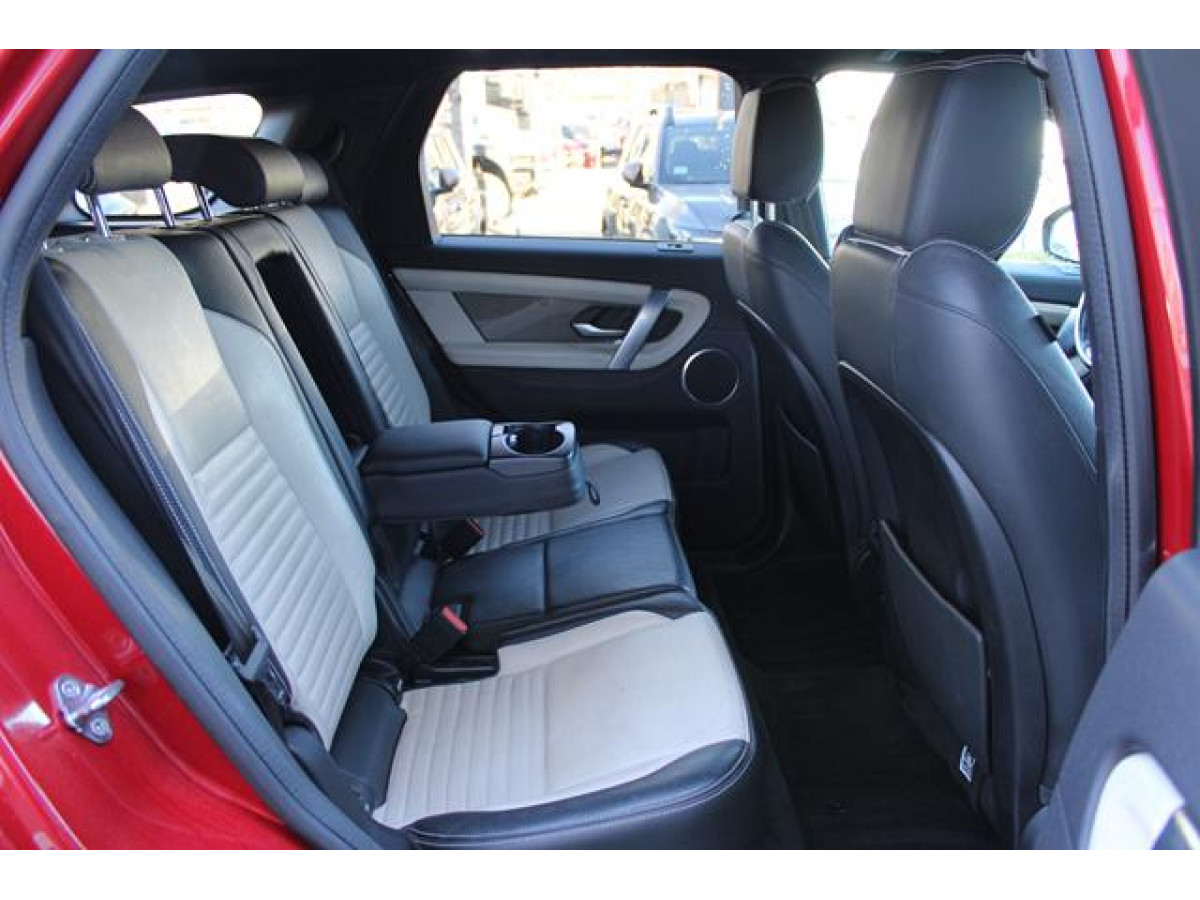 Land Rover Discovery Sport 2.0 R-DYNAMIC 4WD 