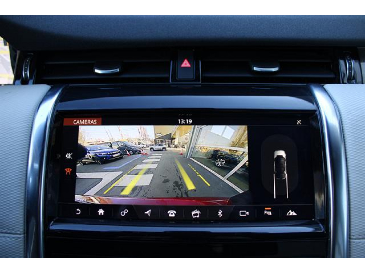 Land Rover Discovery Sport 2.0 R-DYNAMIC 4WD 