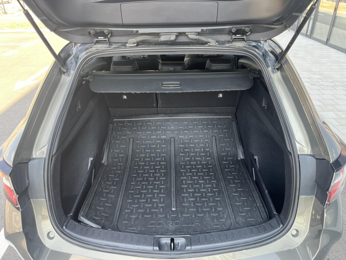 Toyota Corolla 1.8 Hyb. AUT 