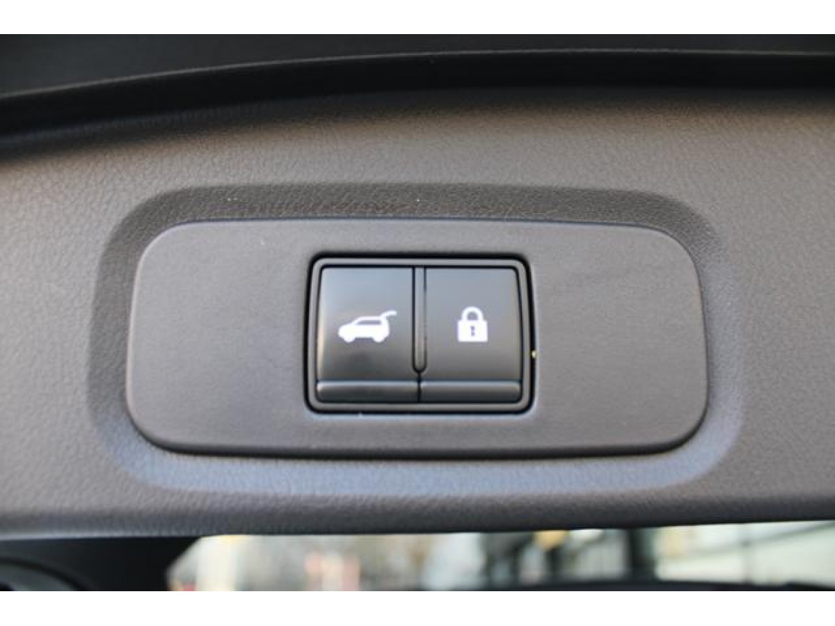 Nissan Qashqai 1.3 tCe HY.EDC TEKNA 