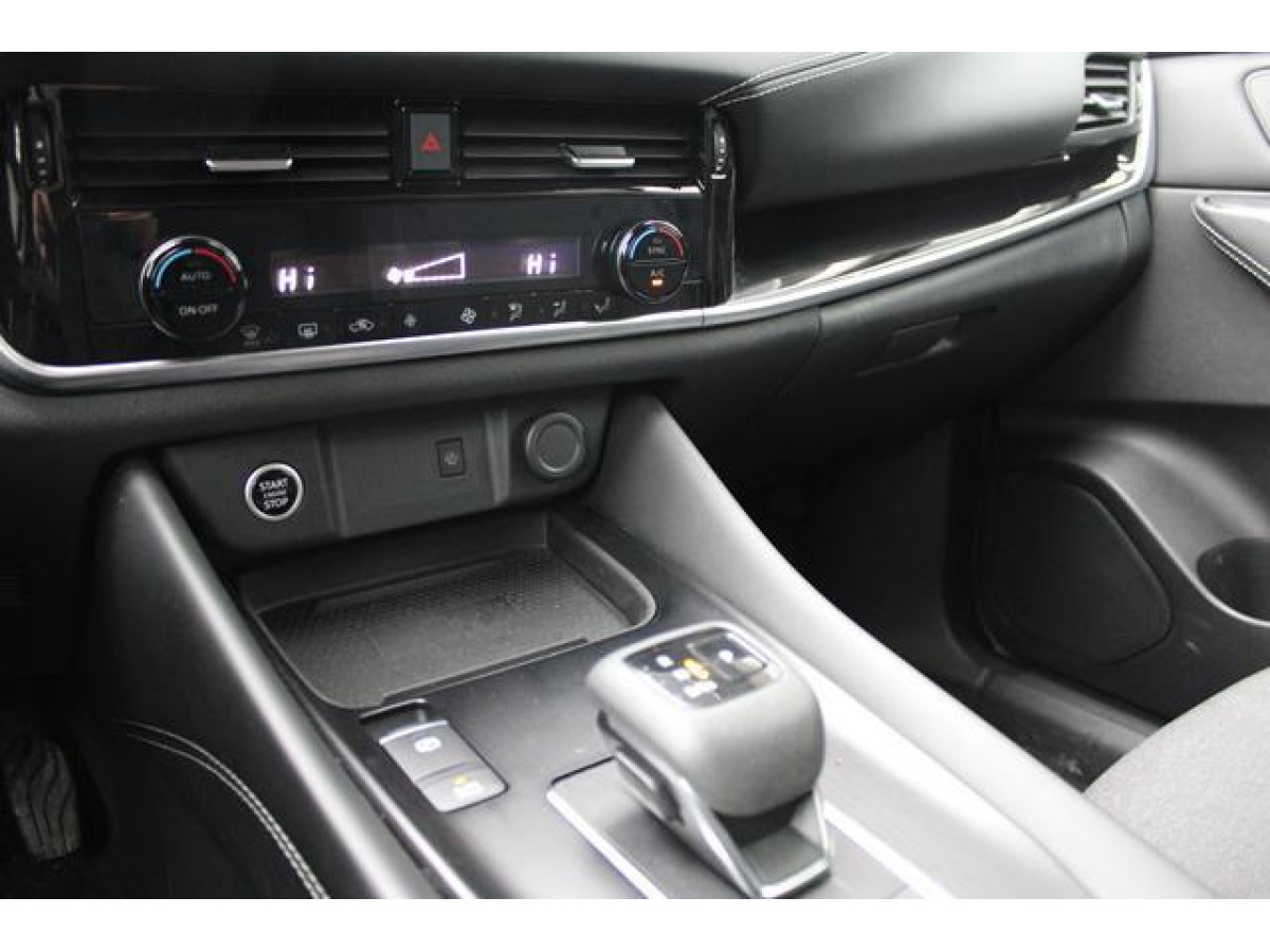 Nissan Qashqai 1.3 tCe HY. EDC 