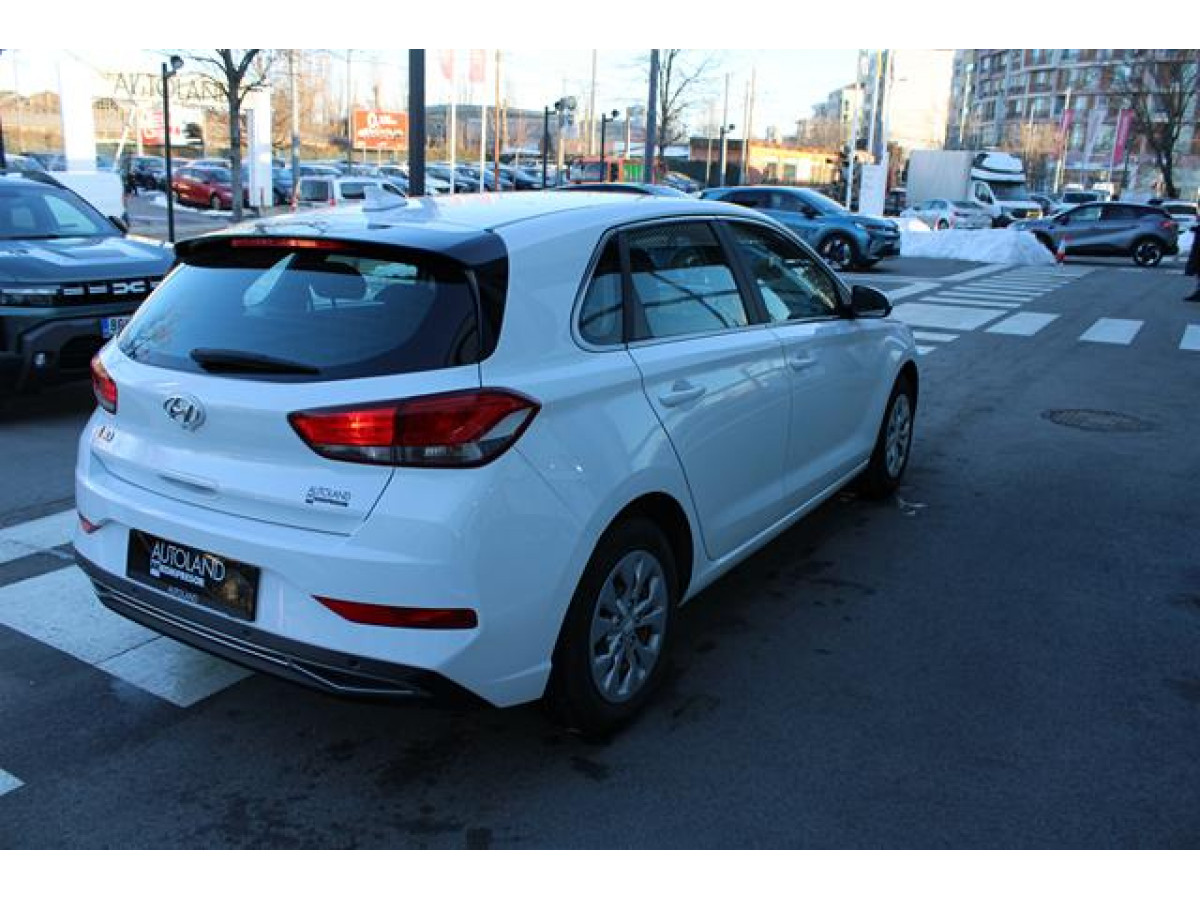 Hyundai i30 1.5 DPI 