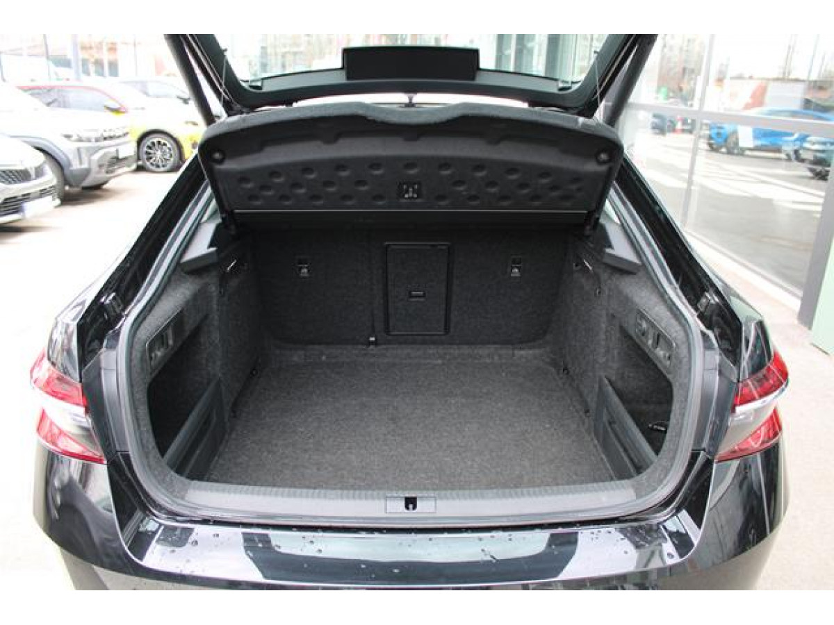 Škoda Superb 2.0 TDI AMBITION DSG 