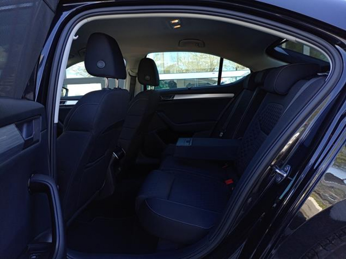 Škoda Superb 2.0 TDI Ambition DSG