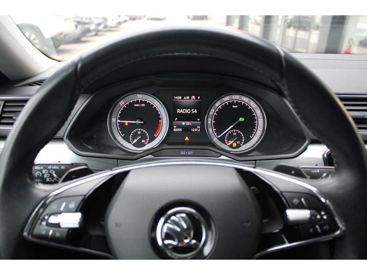 Škoda Superb 2.0 TDI Ambition DSG 