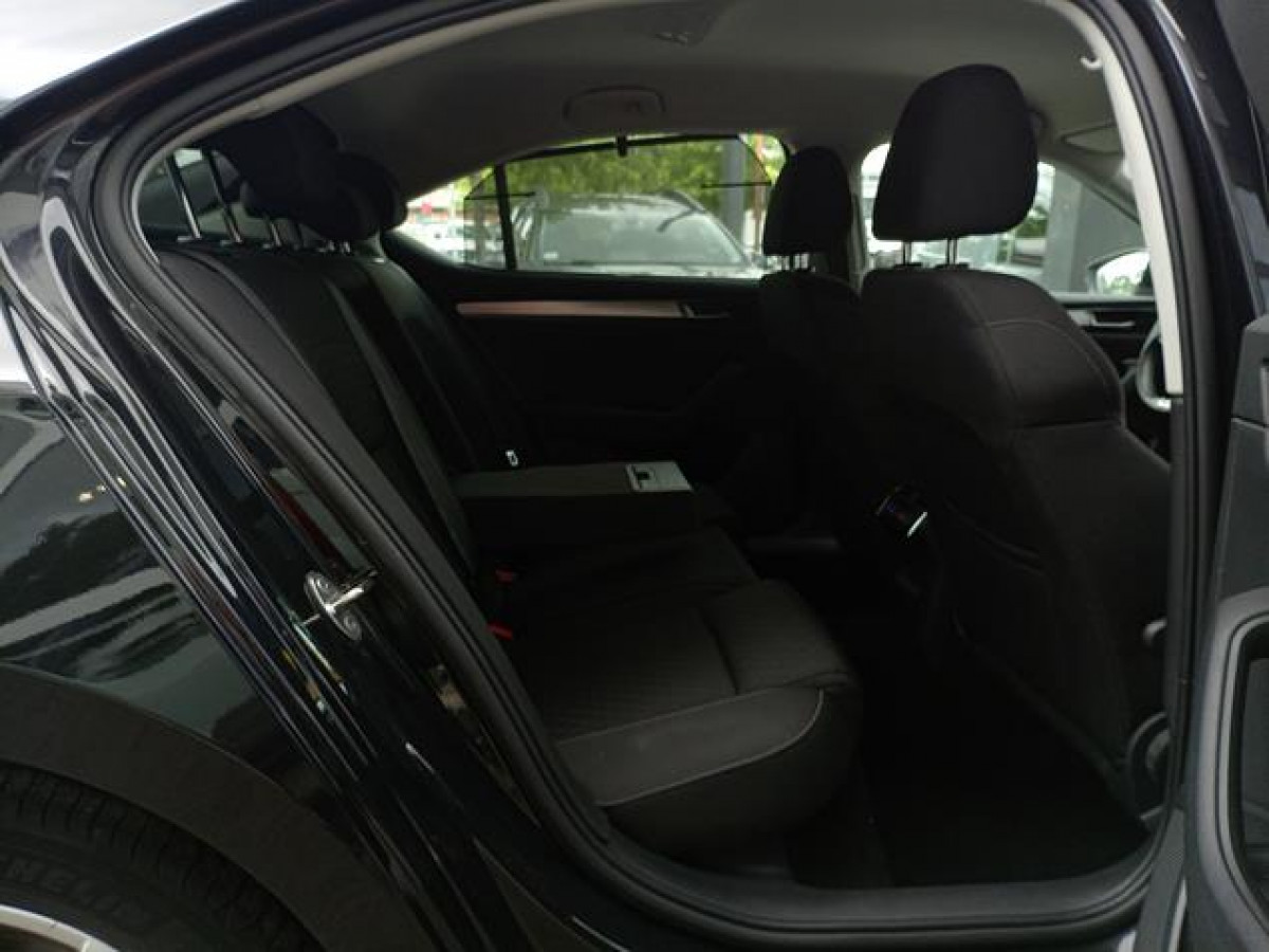 Škoda Superb 2.0 TDI Ambition DSG