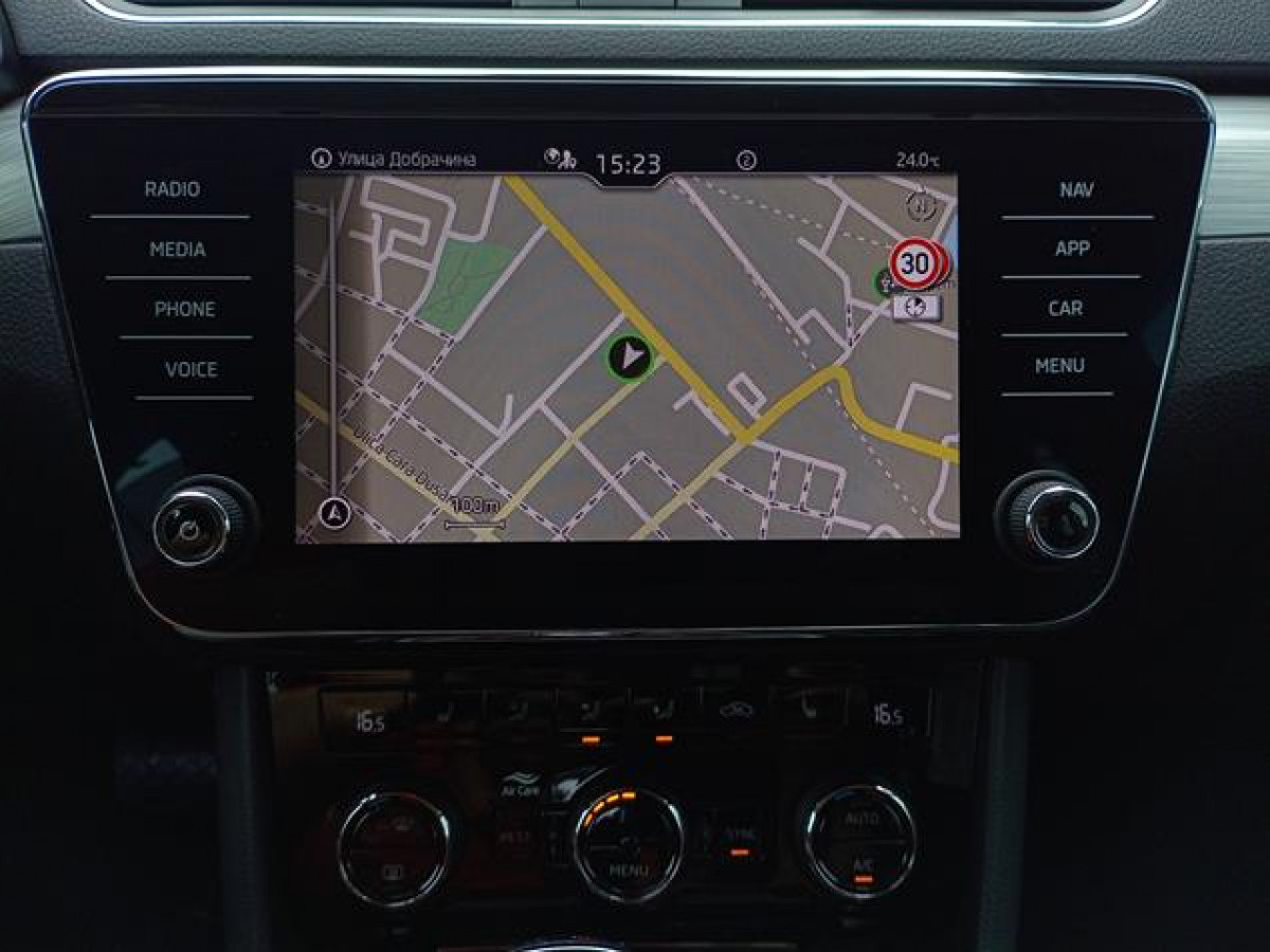 Škoda Superb 2.0 TDI Ambition DSG