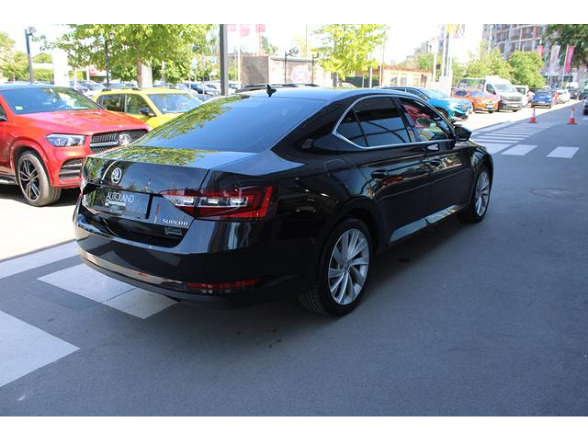 Škoda Superb 2.0 TDI STYLE DSG 