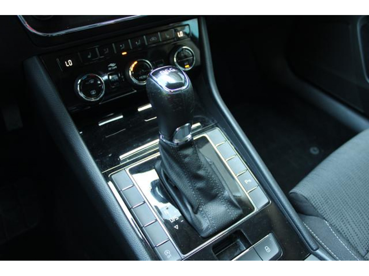 Škoda Superb 2.0 TDI STYLE DSG 