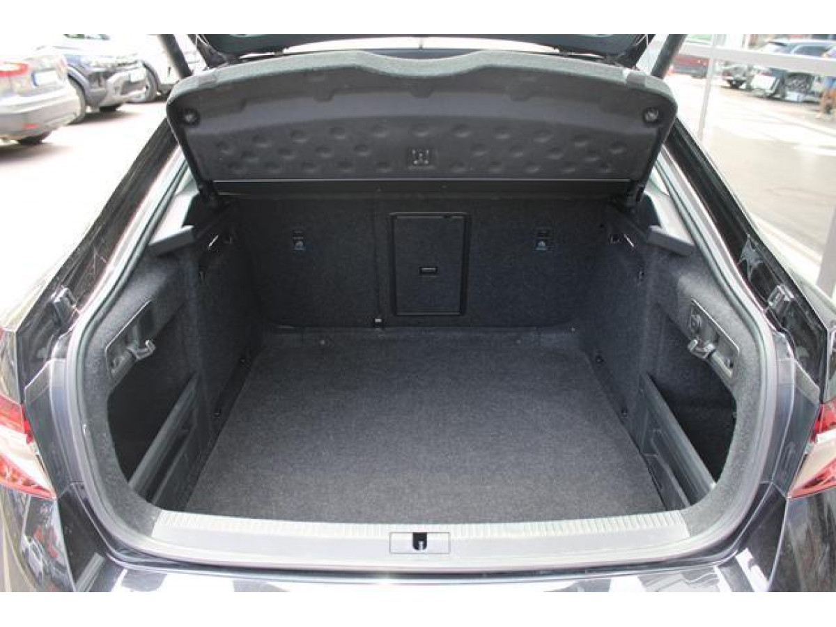 Škoda Superb 2.0 TDI AMBITION DSG 
