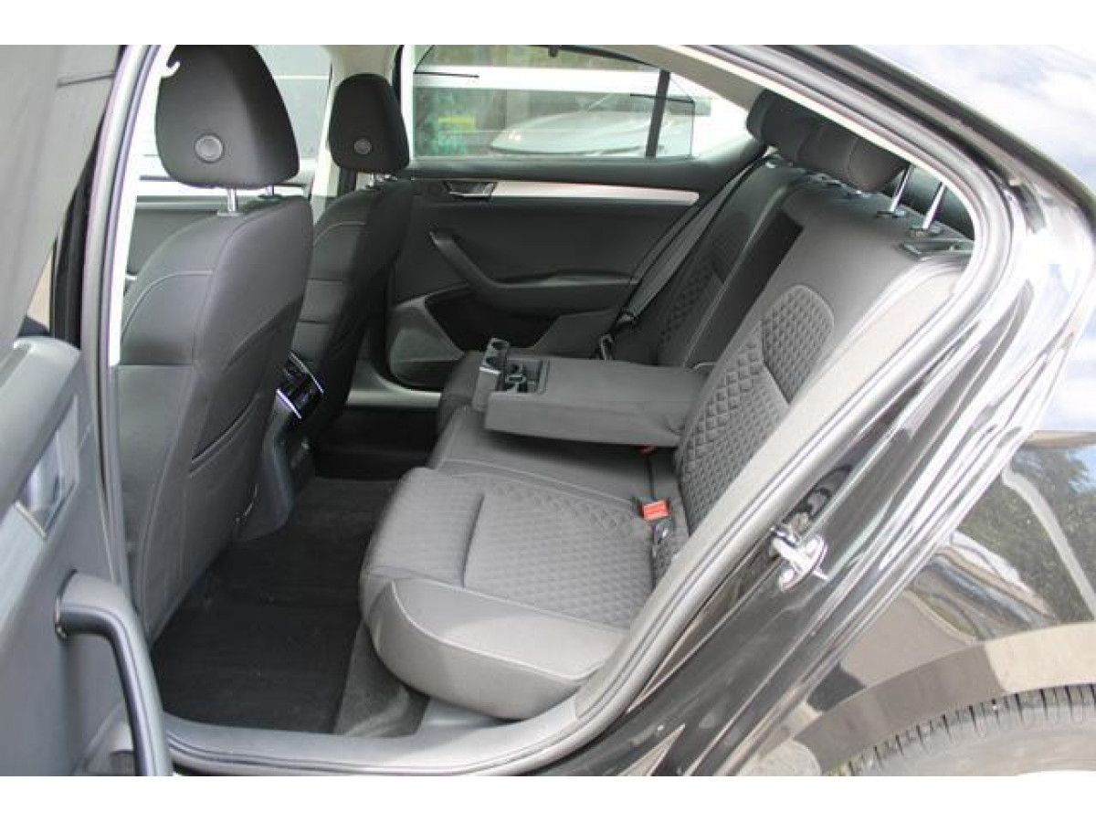 Škoda Superb 2.0 TDI AMBITION DSG 