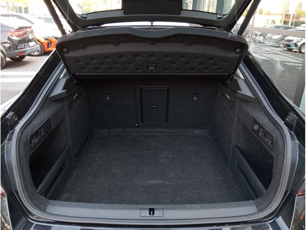 Škoda Superb 2.0 TDI Ambition DSG