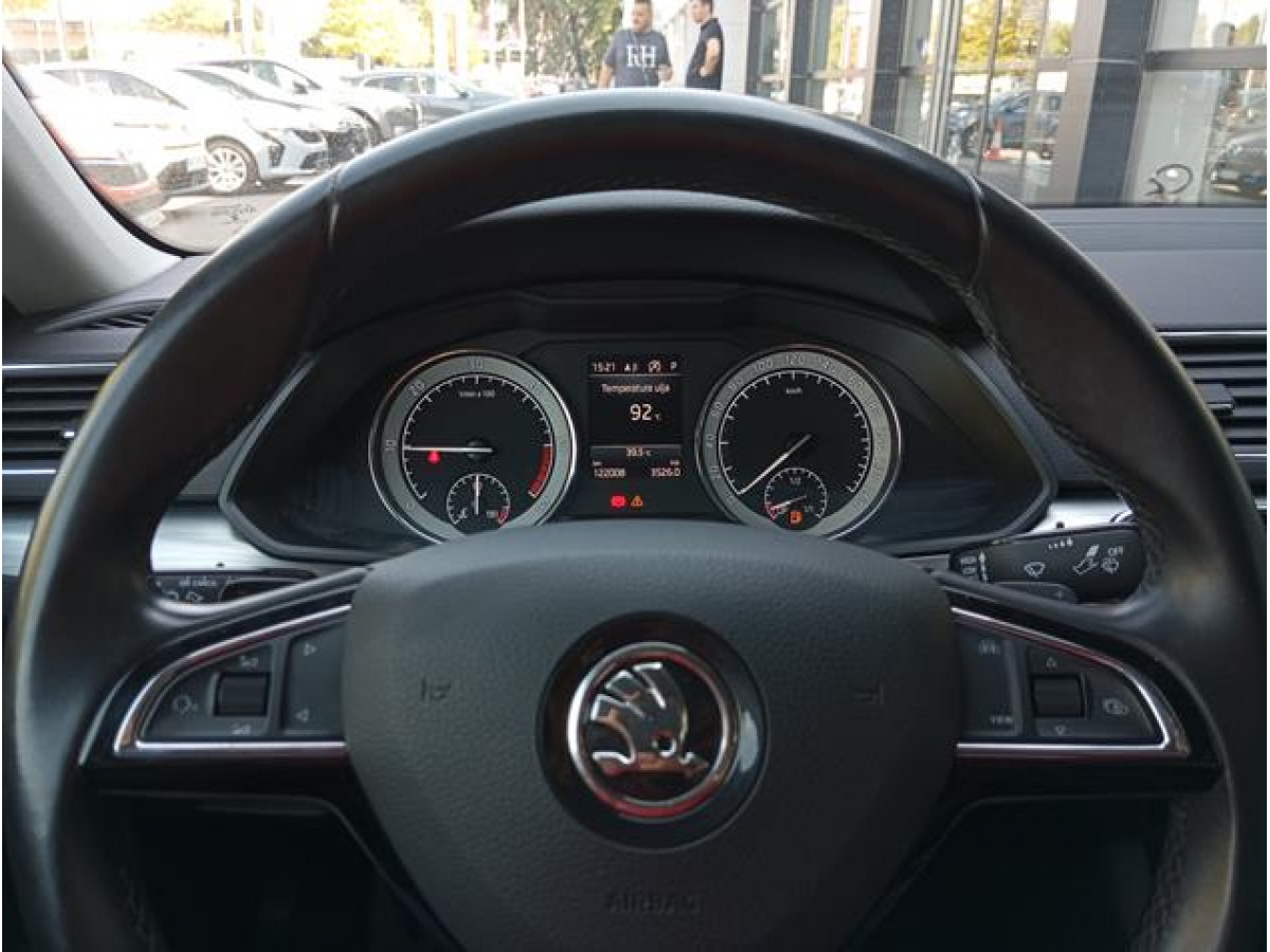 Škoda Superb 2.0 TDI Ambition DSG