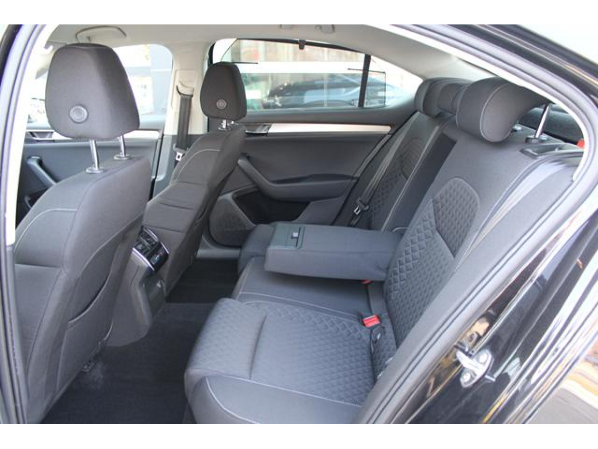 Škoda Superb 2.0 TDI STYLE DSG 