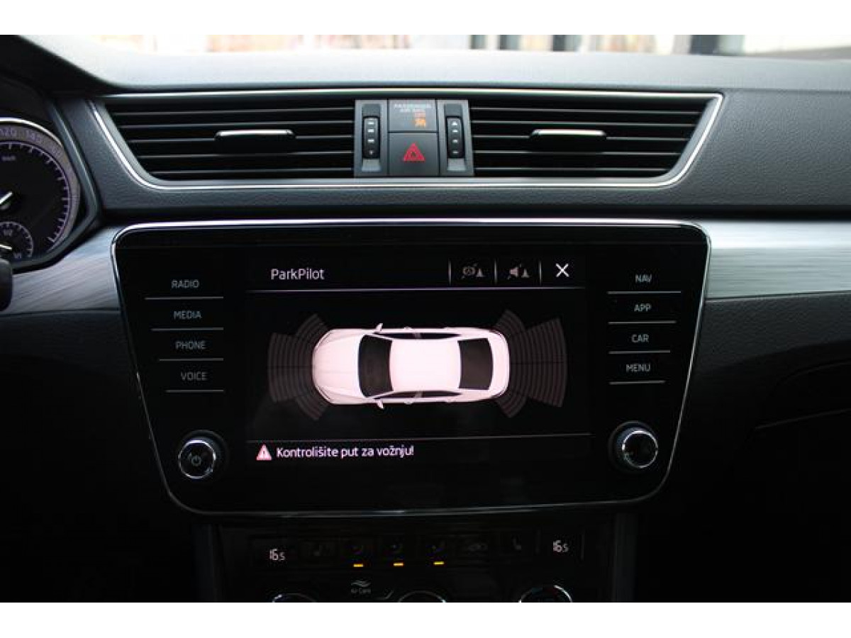 Škoda Superb 2.0 TDI STYLE DSG 