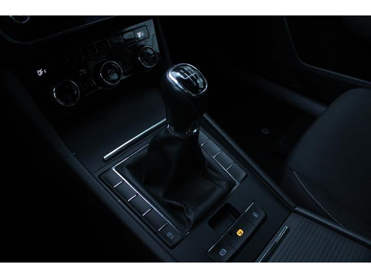Škoda Superb 1.5 TSI Active 