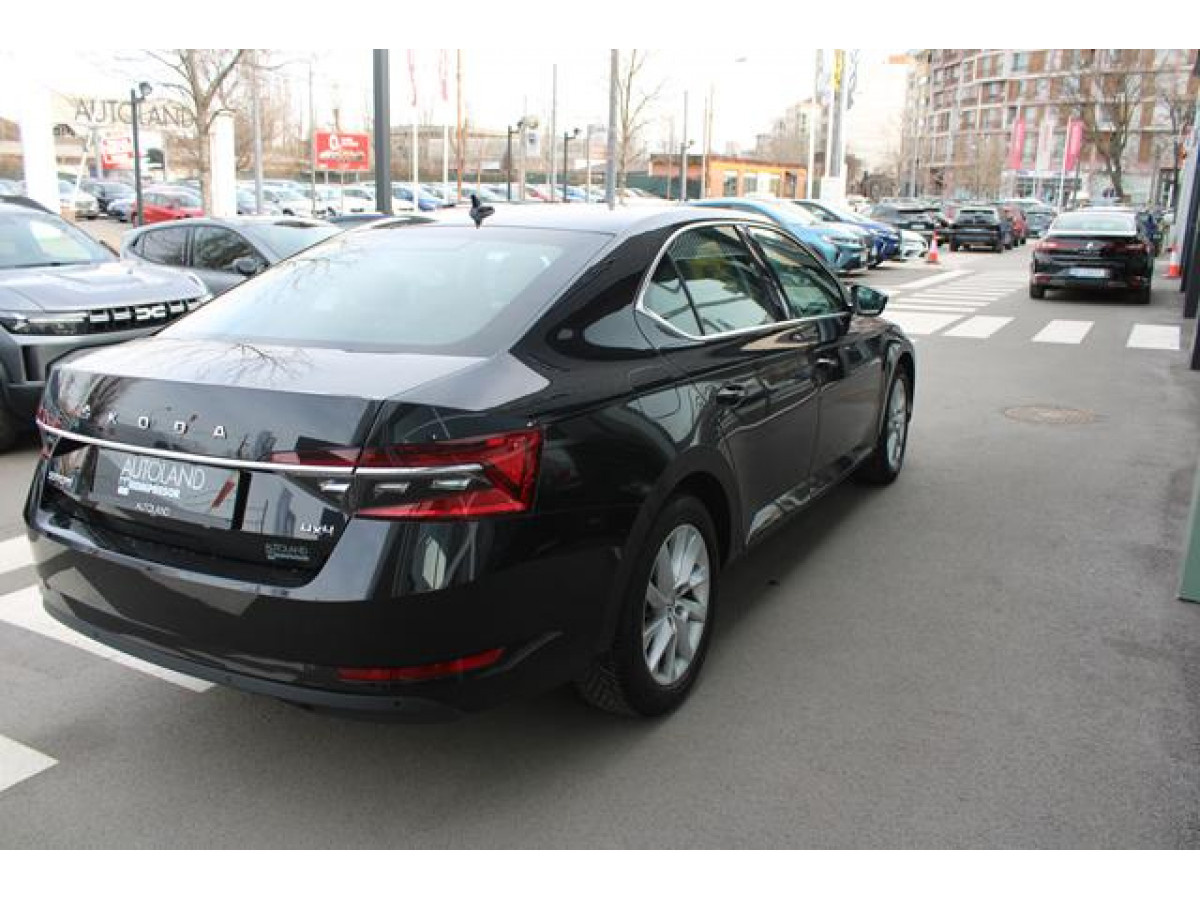 Škoda Superb 2.0 TDI AMBITION 4X4 DSG 