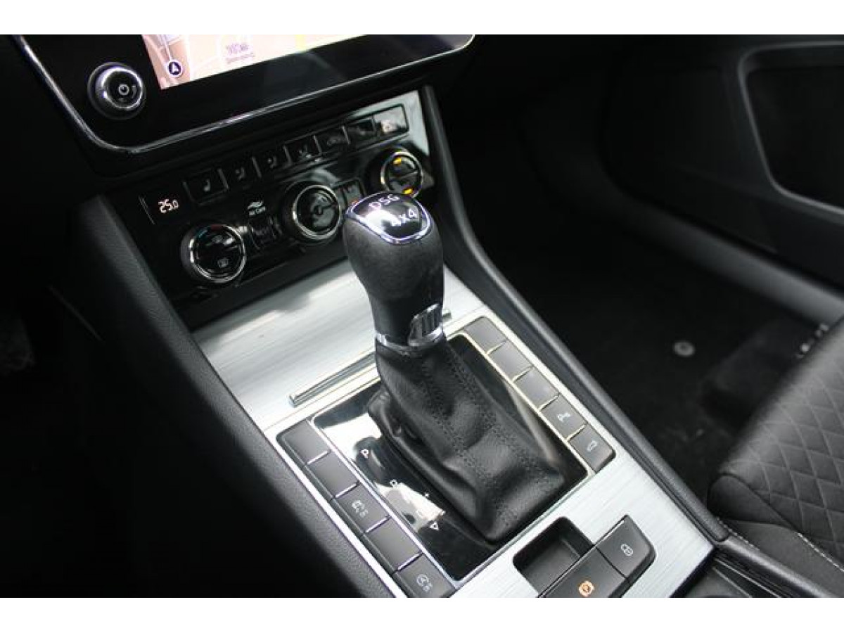 Škoda Superb 2.0 TDI AMBITION 4X4 DSG 