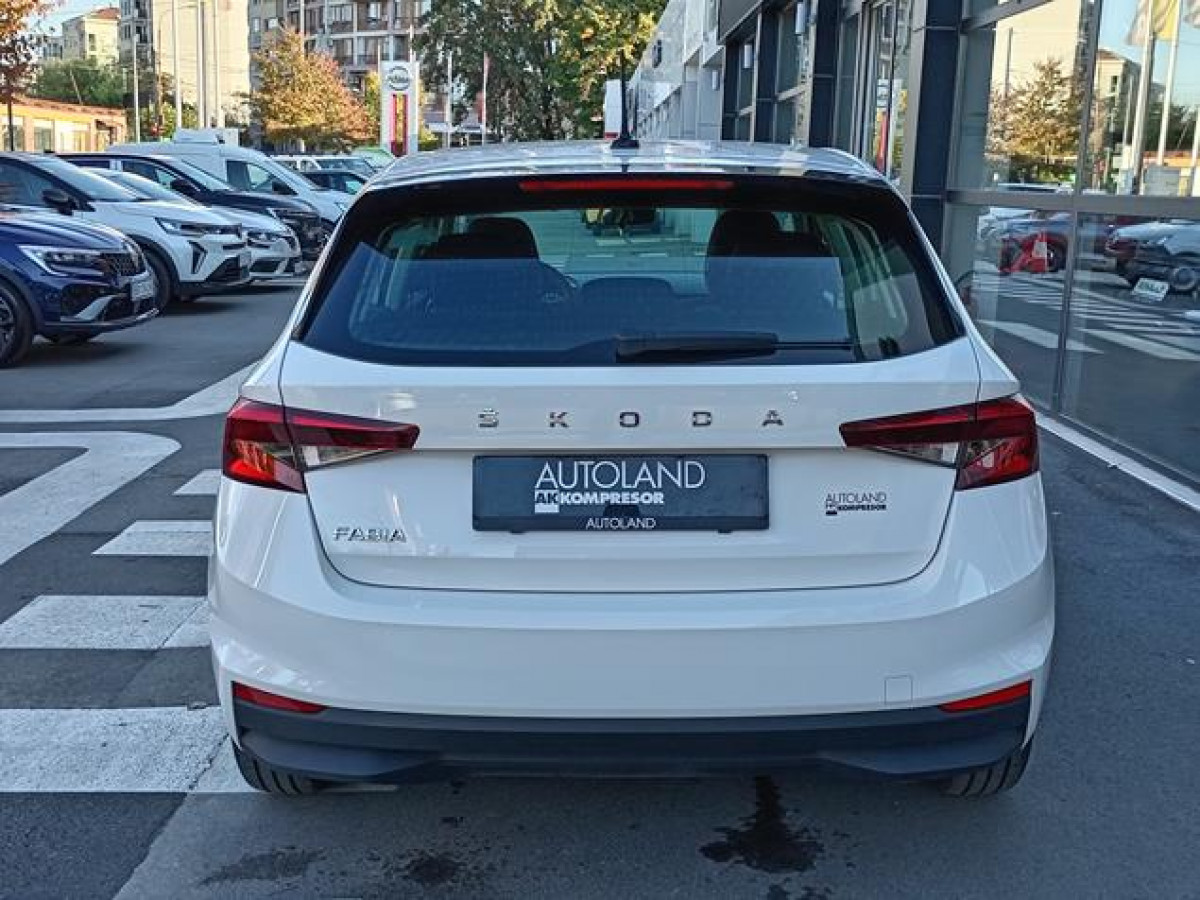 Škoda Fabia 1.0 Essence TNG