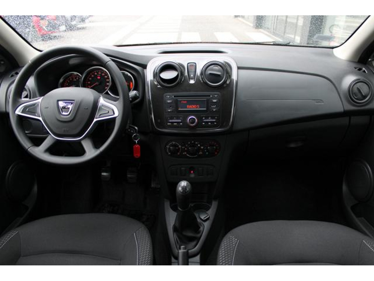 Dacia Sandero 1.2 Essential 