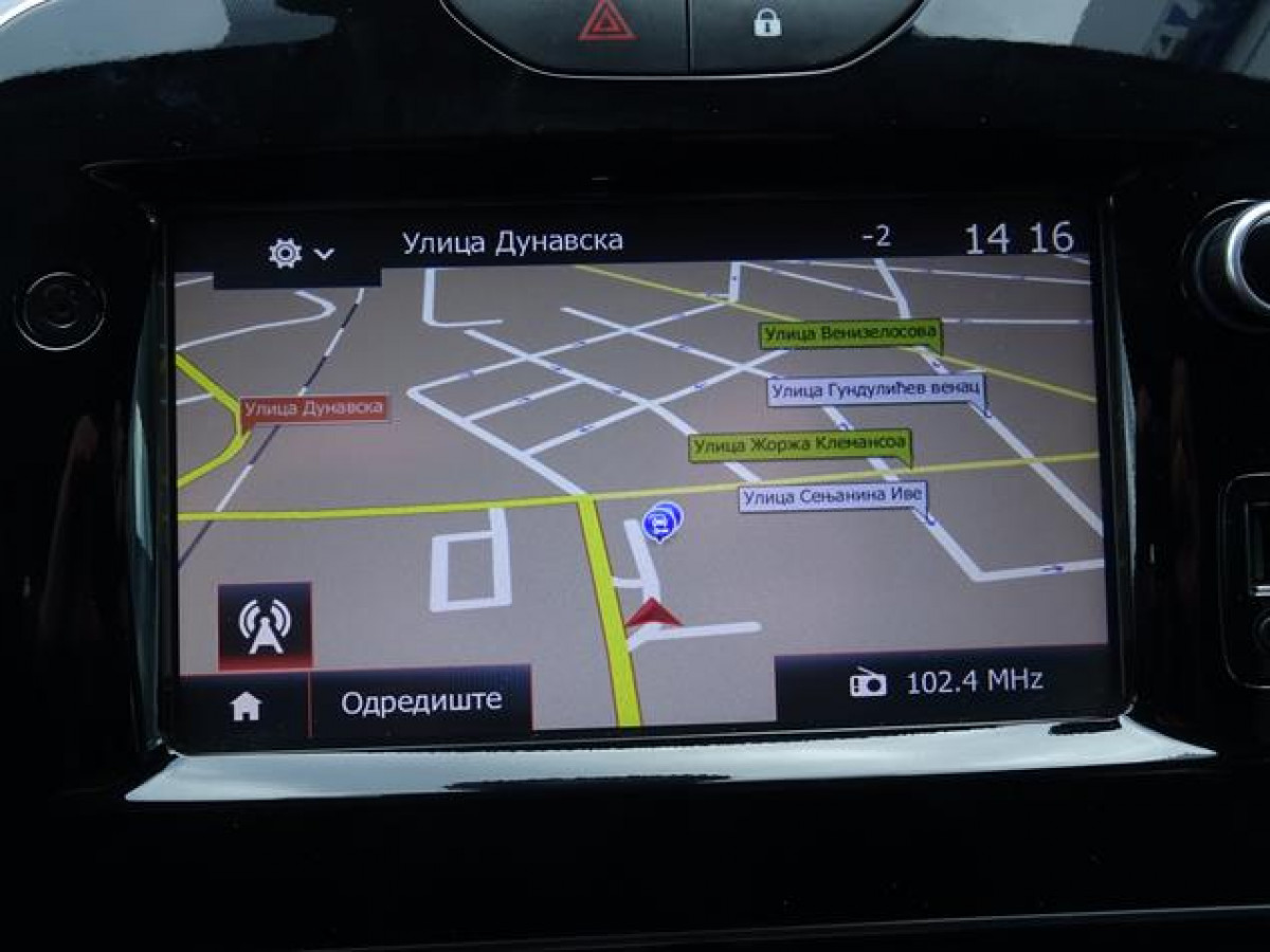 Renault Clio TCE 120 EDC Intens 