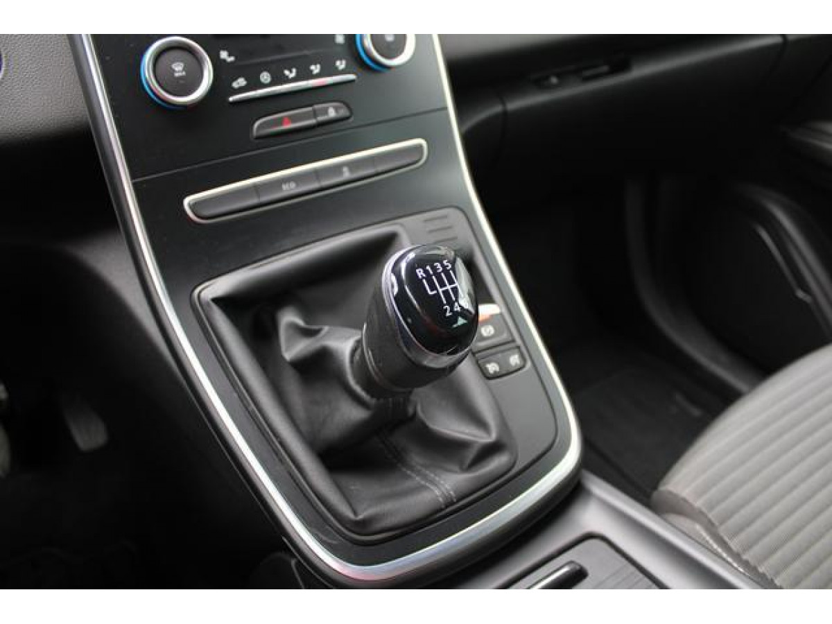 Renault Scenic 1.8 dCi 