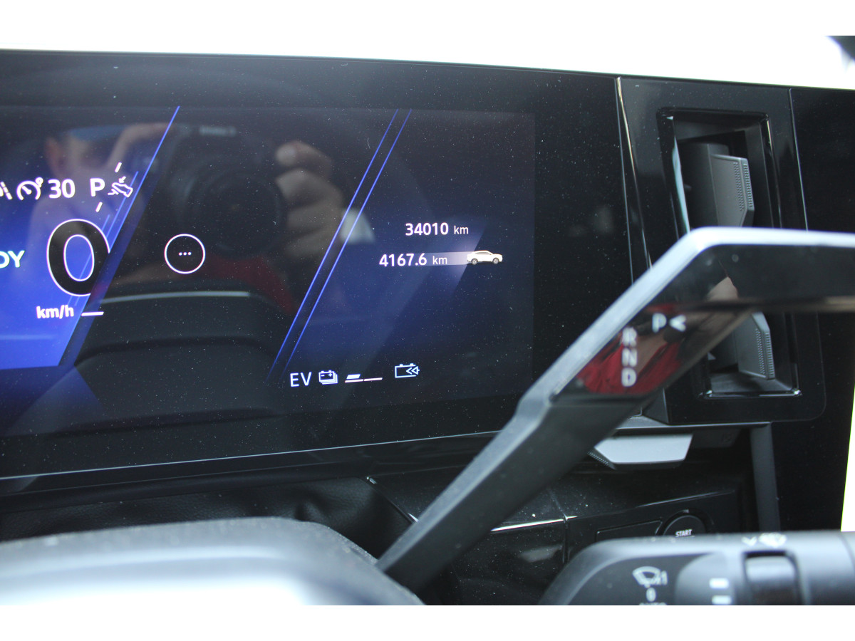 Renault Rafale 1.2 E-Tech Hybrid 