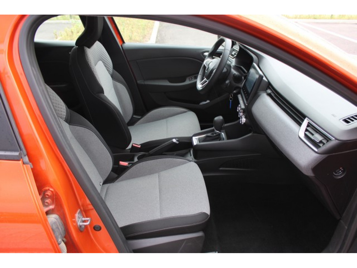 Renault Clio 1.6 E-tech Hybrid 