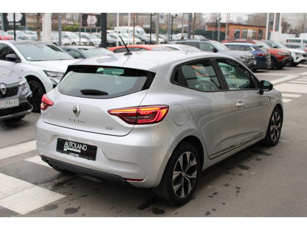 Renault Clio 1.0 tCe Limited CVT 
