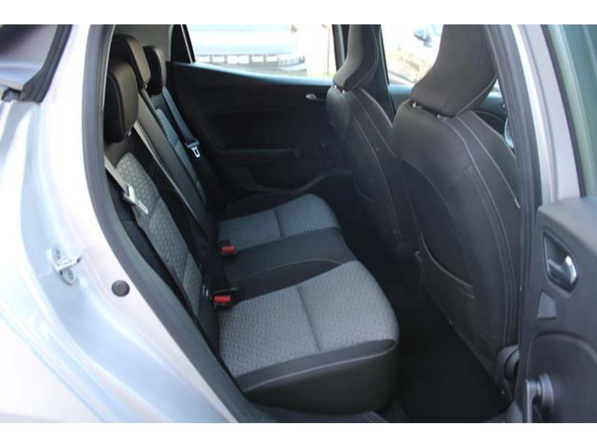 Renault Clio 1.0 tCe Limited CVT 