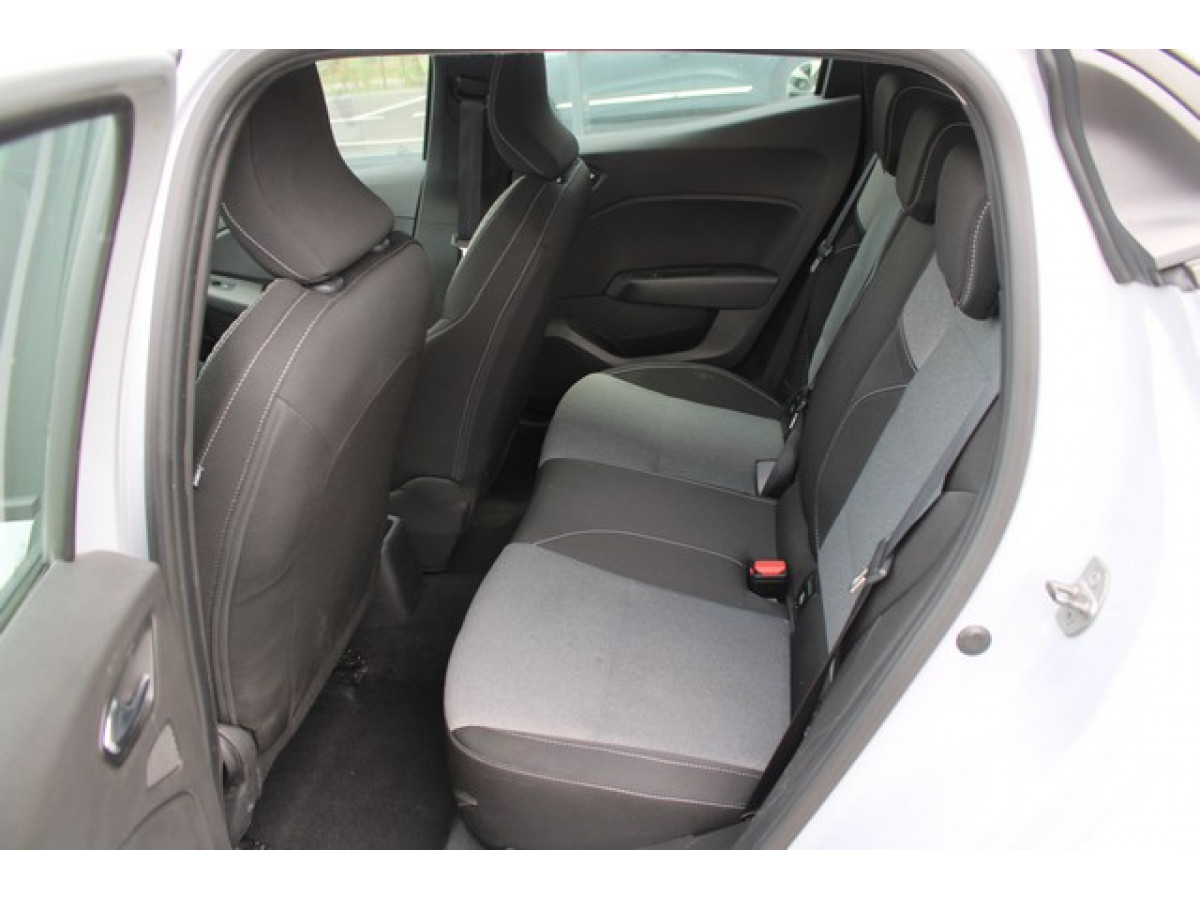 Renault Clio 1.6 E-tech Hybrid 