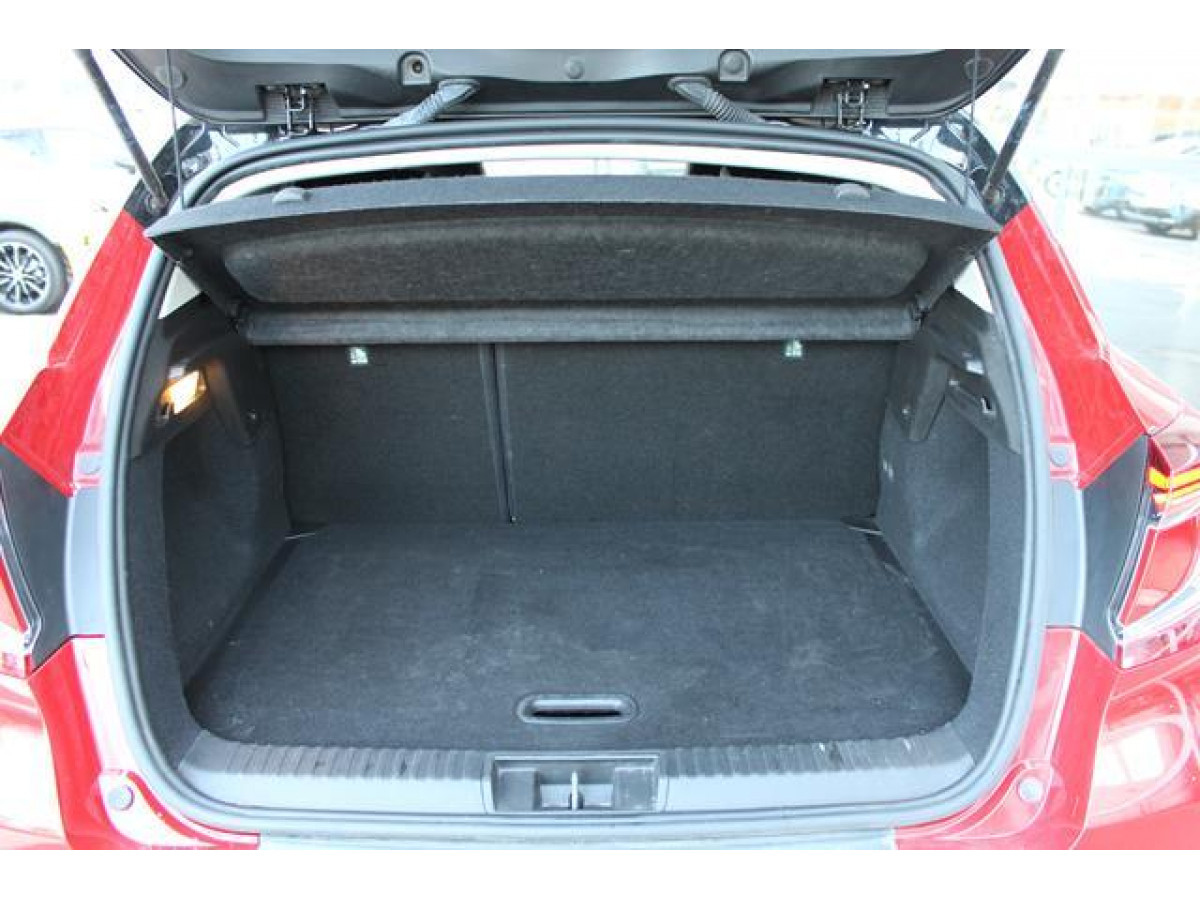 Renault Captur 1.3 tCe DCT Hybrid Intens 