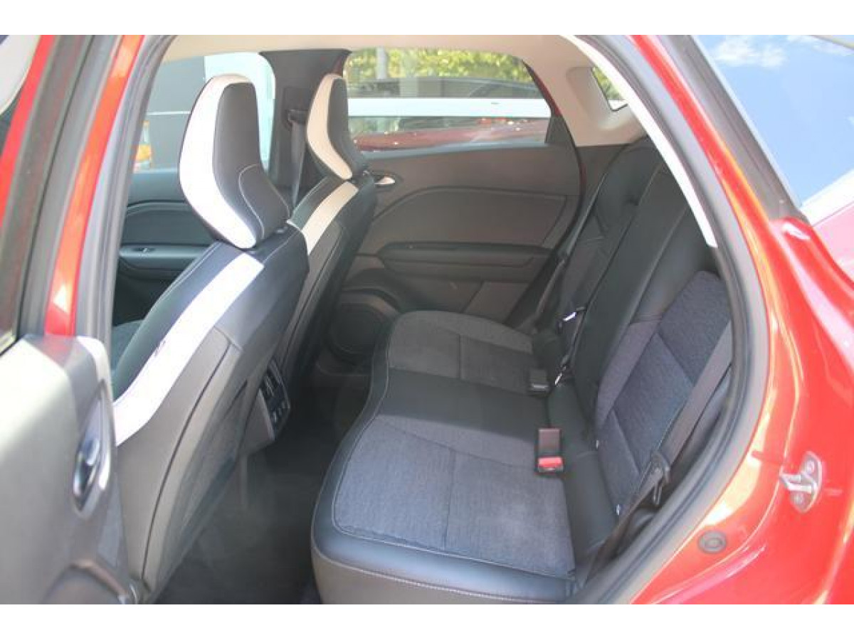 Renault Captur 1.3 tCe DCT Intens 