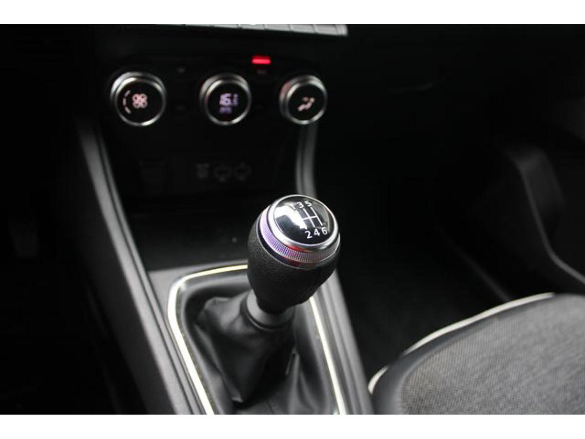 Renault Captur 1.0 tCe INTENS 