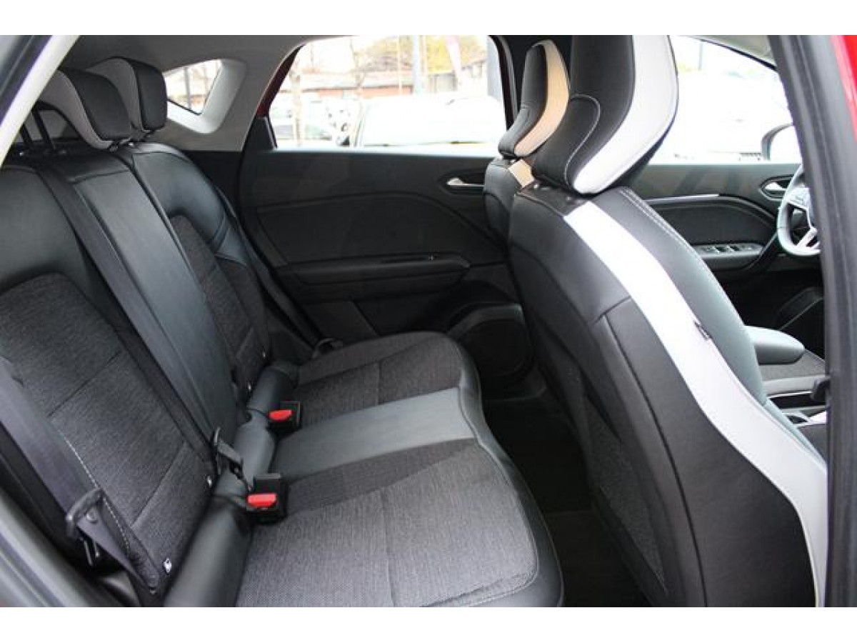 Renault Captur 1.3 tCe DCT Intens 