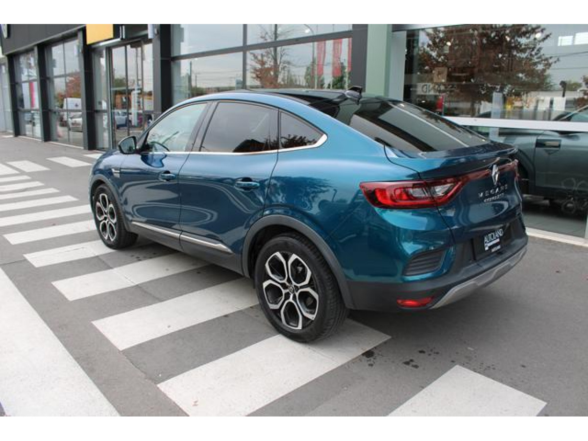 Renault Megane Conquest 1.3 tCe Hybrid EDC 