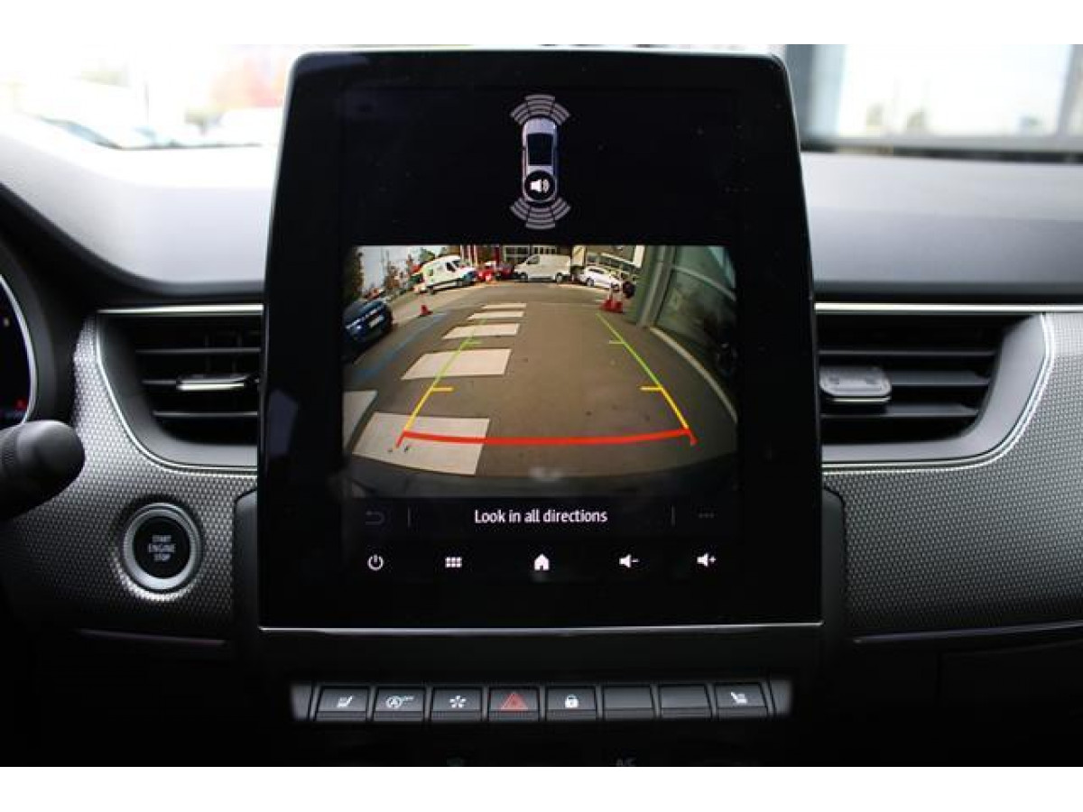 Renault Megane Conquest 1.3 tCe Hybrid EDC 