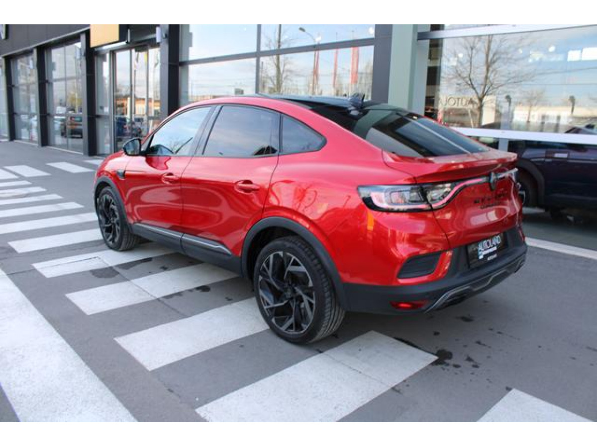 Renault Megane Conquest 1.3 tCe Hybrid EDC 