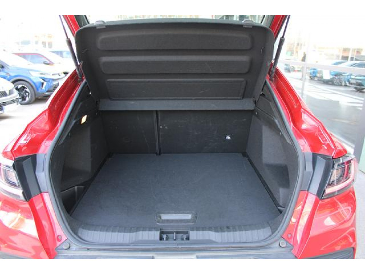 Renault Megane Conquest 1.3 tCe Hybrid EDC 